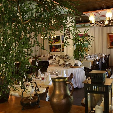 Hotel Schlussel Binningen エクステリア 写真