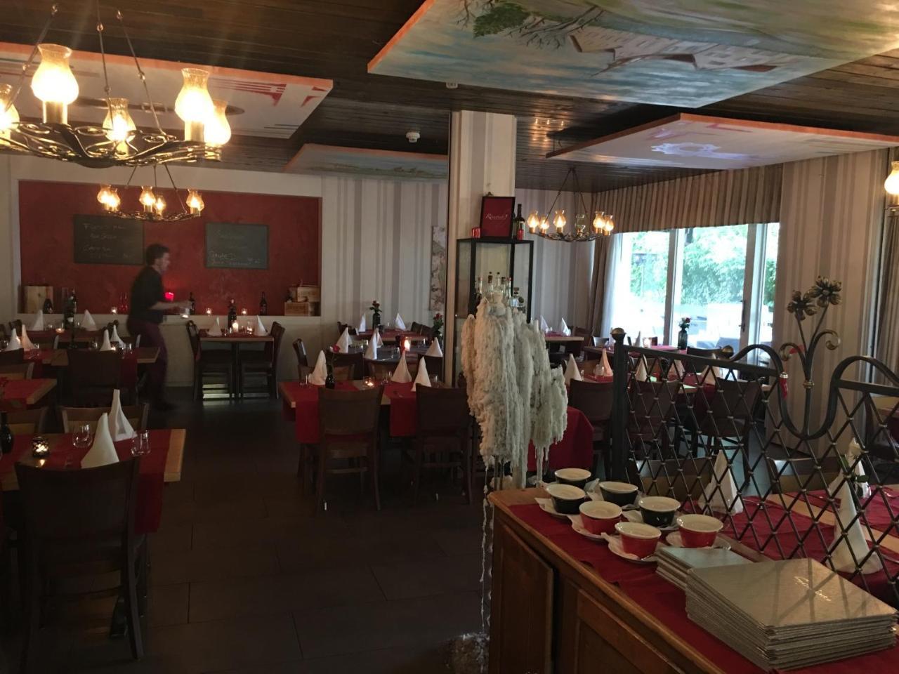 Hotel Schlussel Binningen エクステリア 写真